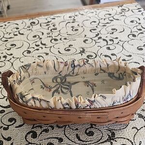 1995 Longaberger  Basket with Floral Lining
